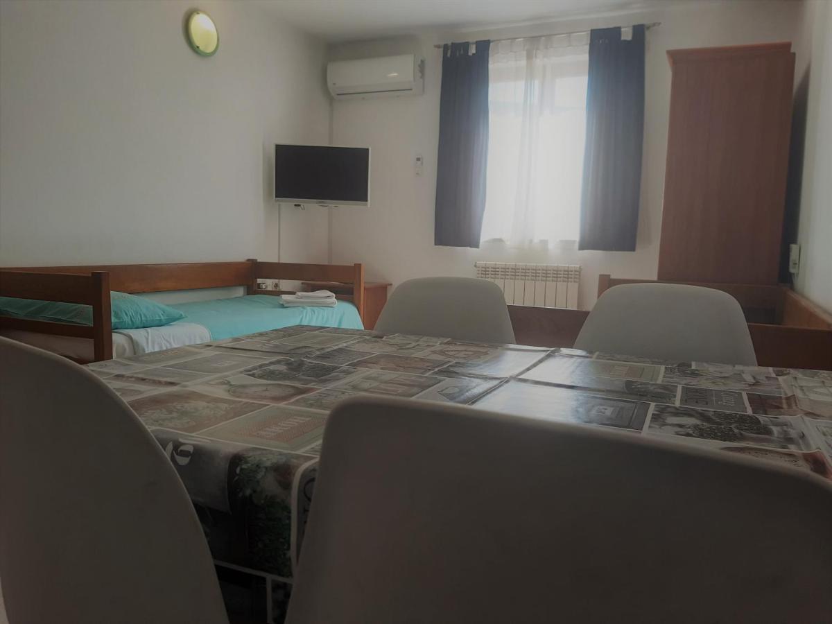 Apartments Barbara Gregovica Пула Екстериор снимка