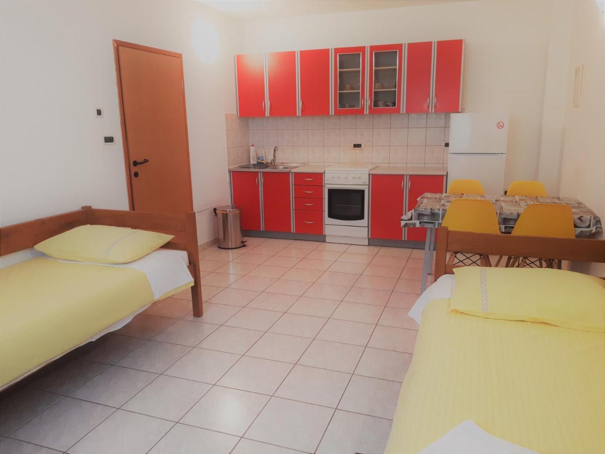 Apartments Barbara Gregovica Пула Екстериор снимка