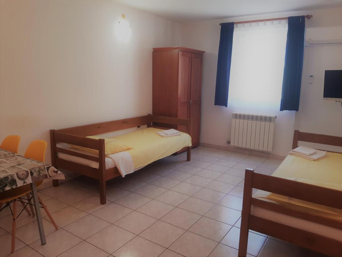 Apartments Barbara Gregovica Пула Екстериор снимка