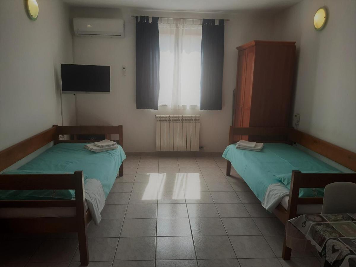 Apartments Barbara Gregovica Пула Екстериор снимка